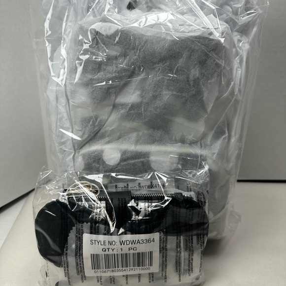 Loungefly Minnie Mouse Exclusive Polka Dot Pearl Mini Backpack & Wallet - Picture 12 of 12